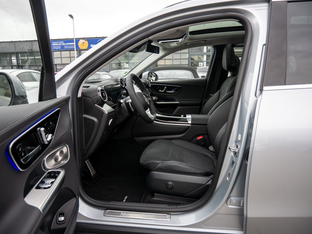 Mercedes GLC 220d 4matic AMG | německé předváděcí auto na dovoz | novinka skladem | nový model | předváděcí německé auto ihned | stříbrná High-tech metalíza | SUV | nákup online | AUTOiBUY.com